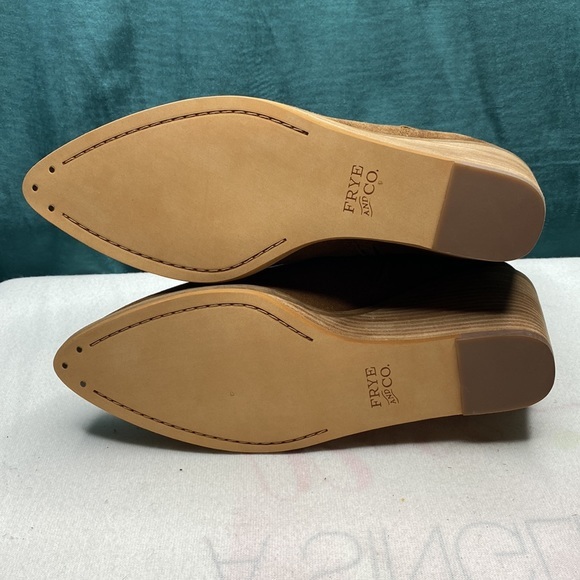 Gorgeous NWT Frye and Co. Women's Kaye Chelsea Boot‎ - Picture 8 of 11